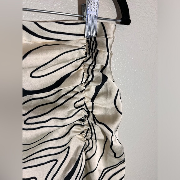 Lulus Abstract Ruched Satin Midi Skirt – Size S - Picture 2 of 5